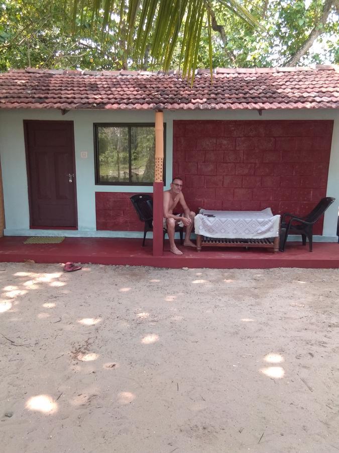Funky Art Beach House Alappuzha Buitenkant foto