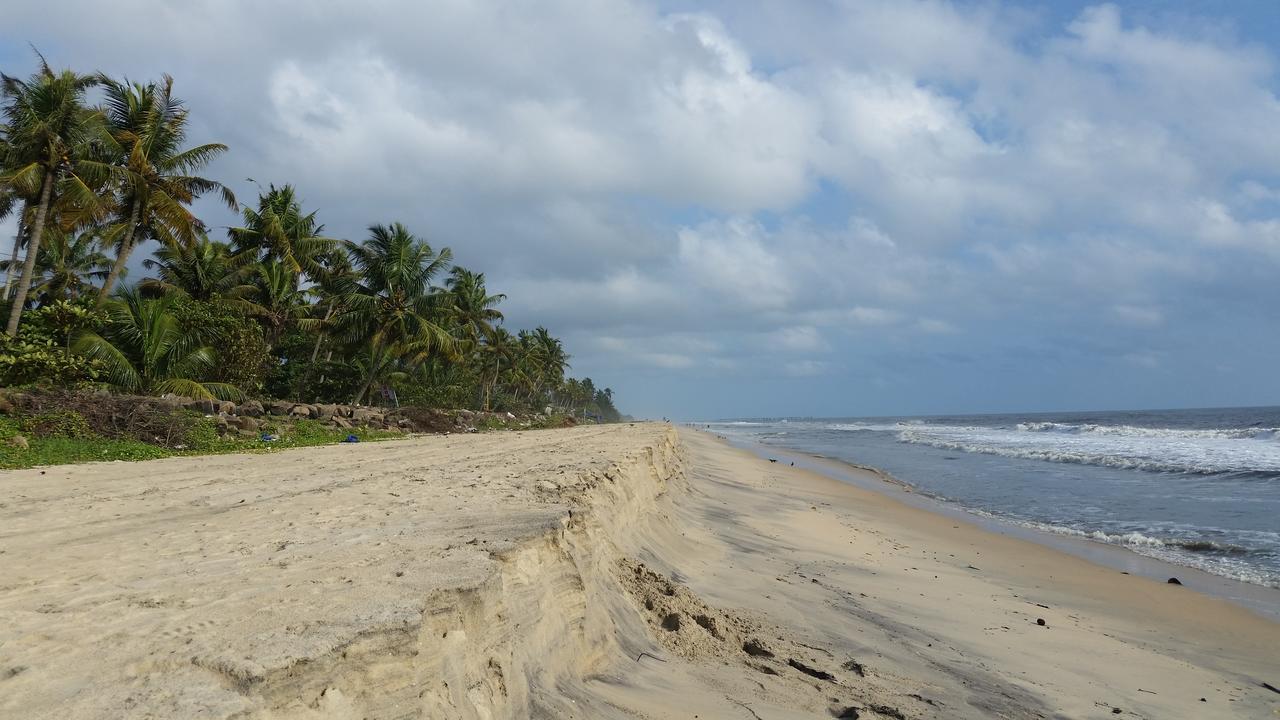 Funky Art Beach House Alappuzha Buitenkant foto