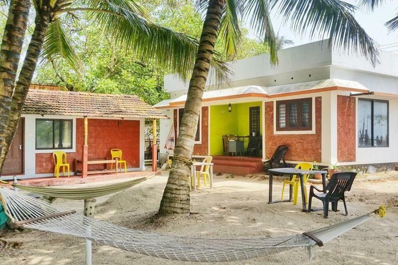 Funky Art Beach House Alappuzha Buitenkant foto